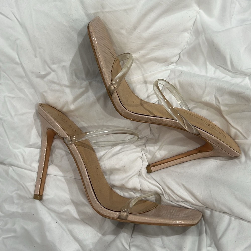 Olivia Ferguson neutral stiletto pumps